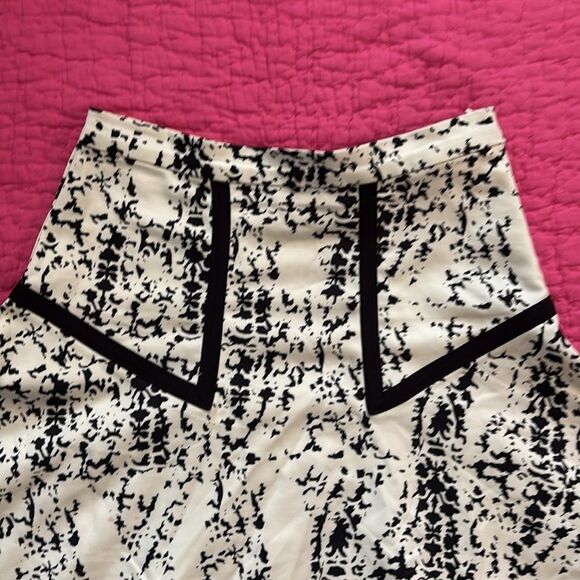 Parker mini skirt, US2 - Picture 2 of 7